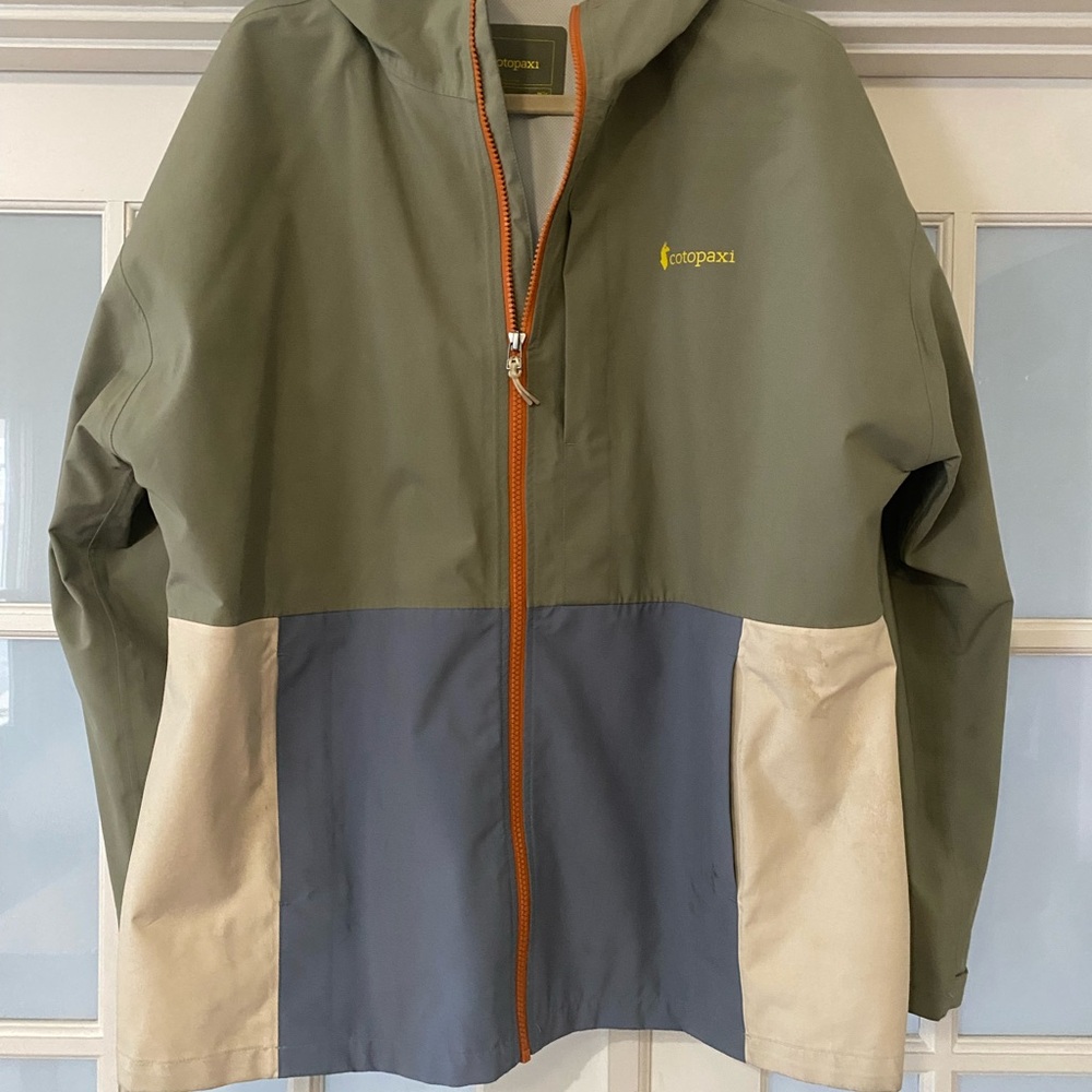Cotopaxi Gray and Yellow Gear Tag